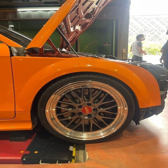 Diamond Auto Service พระรามเก้า-นวมินทร์ - ใส่โช้คออดี้ 