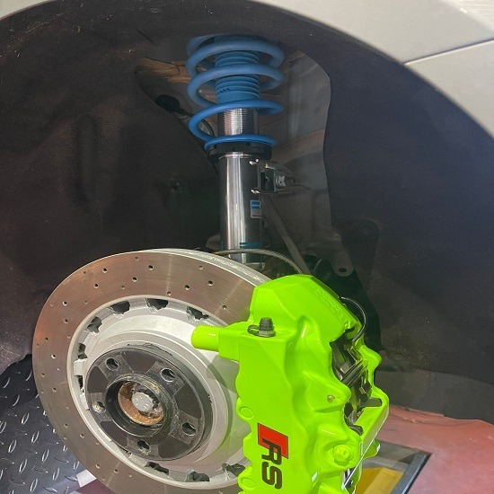 ใส่ชุดเบรคหน้า Audi TTRS - บริษัท ไดมอนด์ ออโต้ เซอร์วิส คาร์ จำกัด - ใส่ชุดเบรคหน้า Audi TTRS  ชุดเบรคหน้า AUDI RS3 TTRS  ใส่เบรคออดี้  Audi TT mk3 2020 